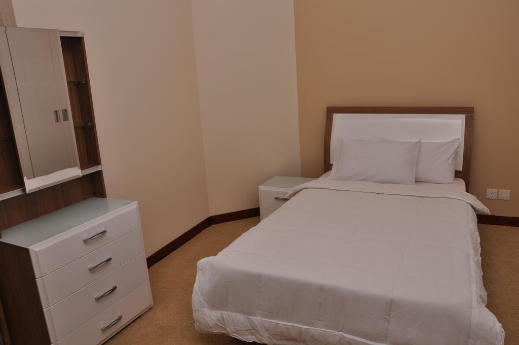 Al Hamra Plaza Apartment Манама Екстериор снимка