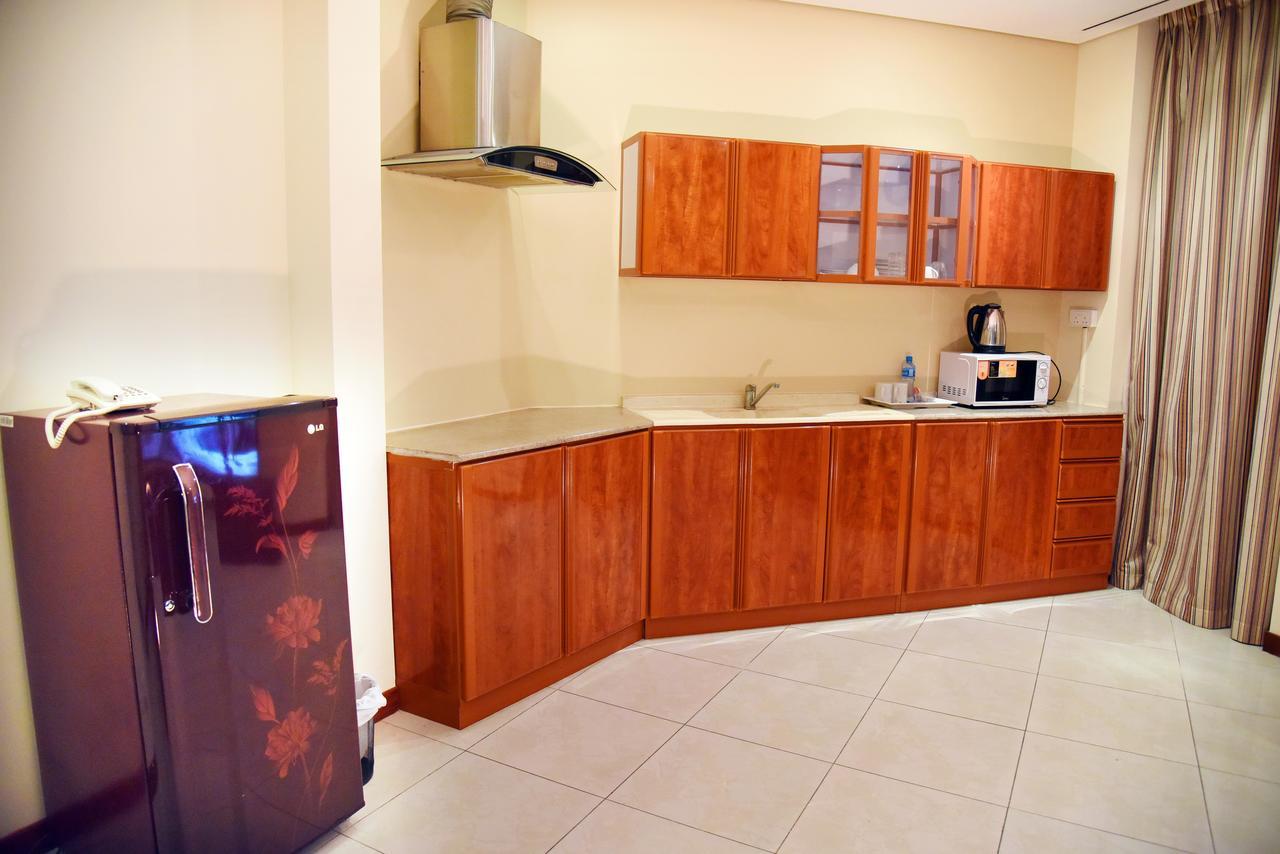 Al Hamra Plaza Apartment Манама Стая снимка