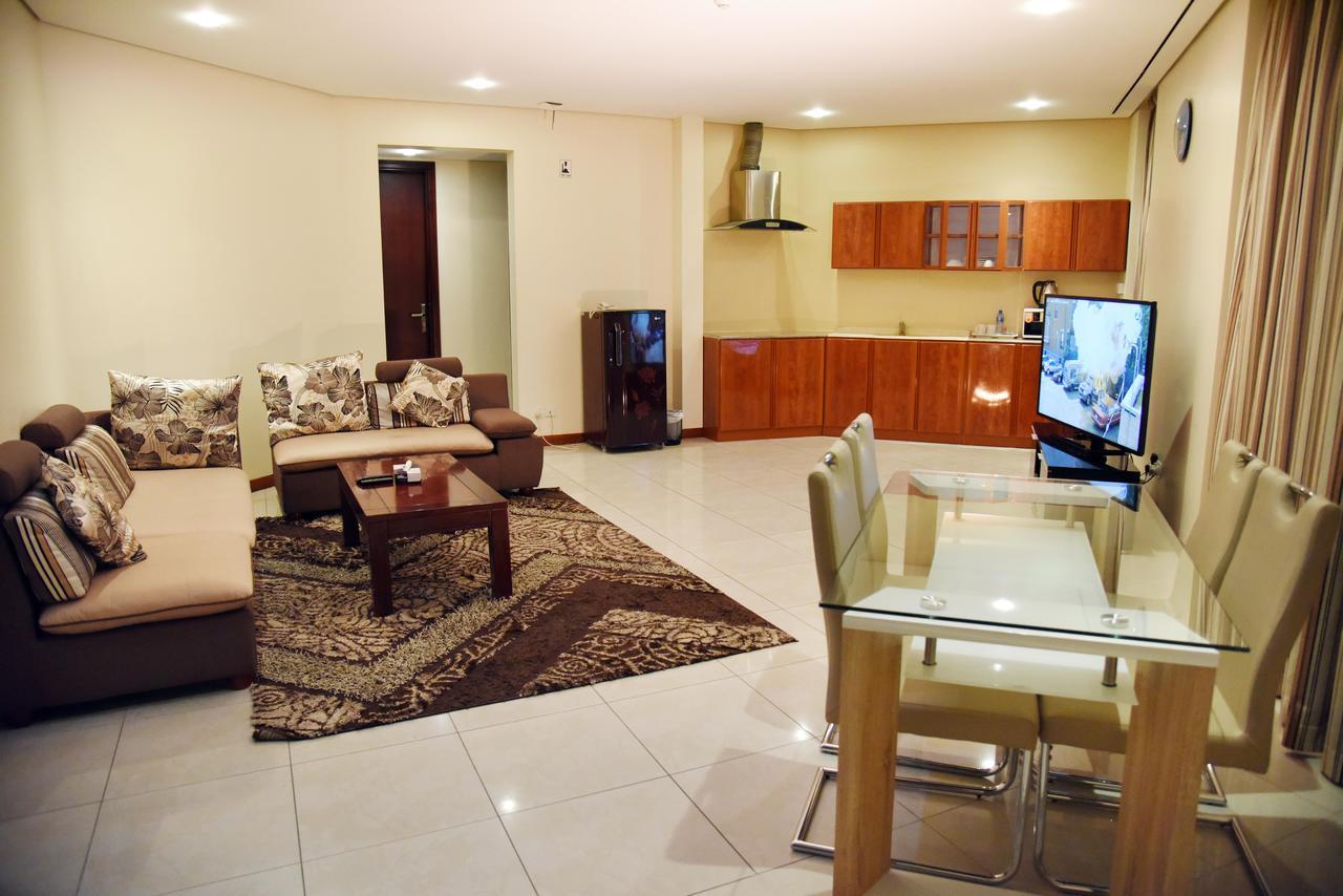 Al Hamra Plaza Apartment Манама Стая снимка