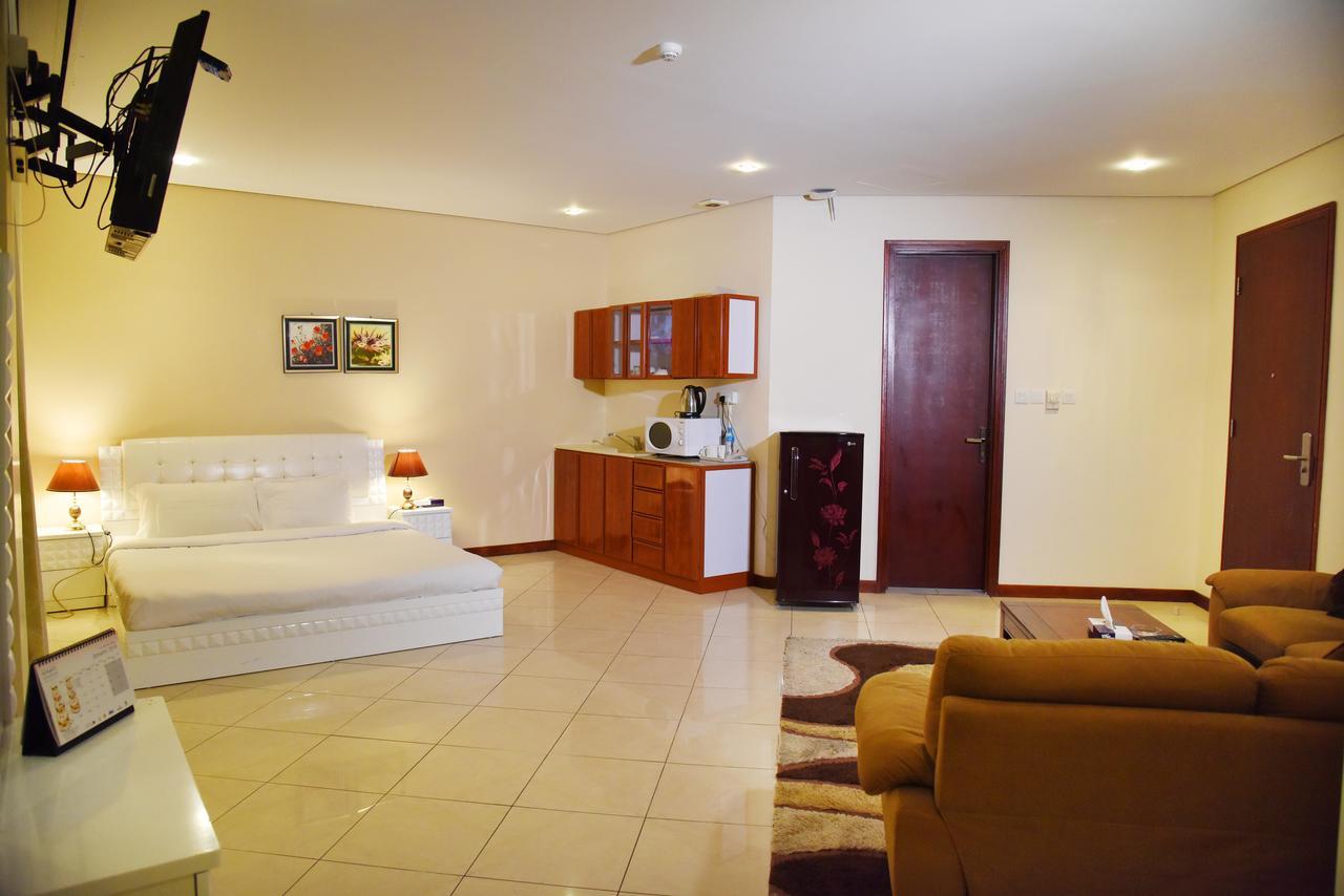 Al Hamra Plaza Apartment Манама Стая снимка