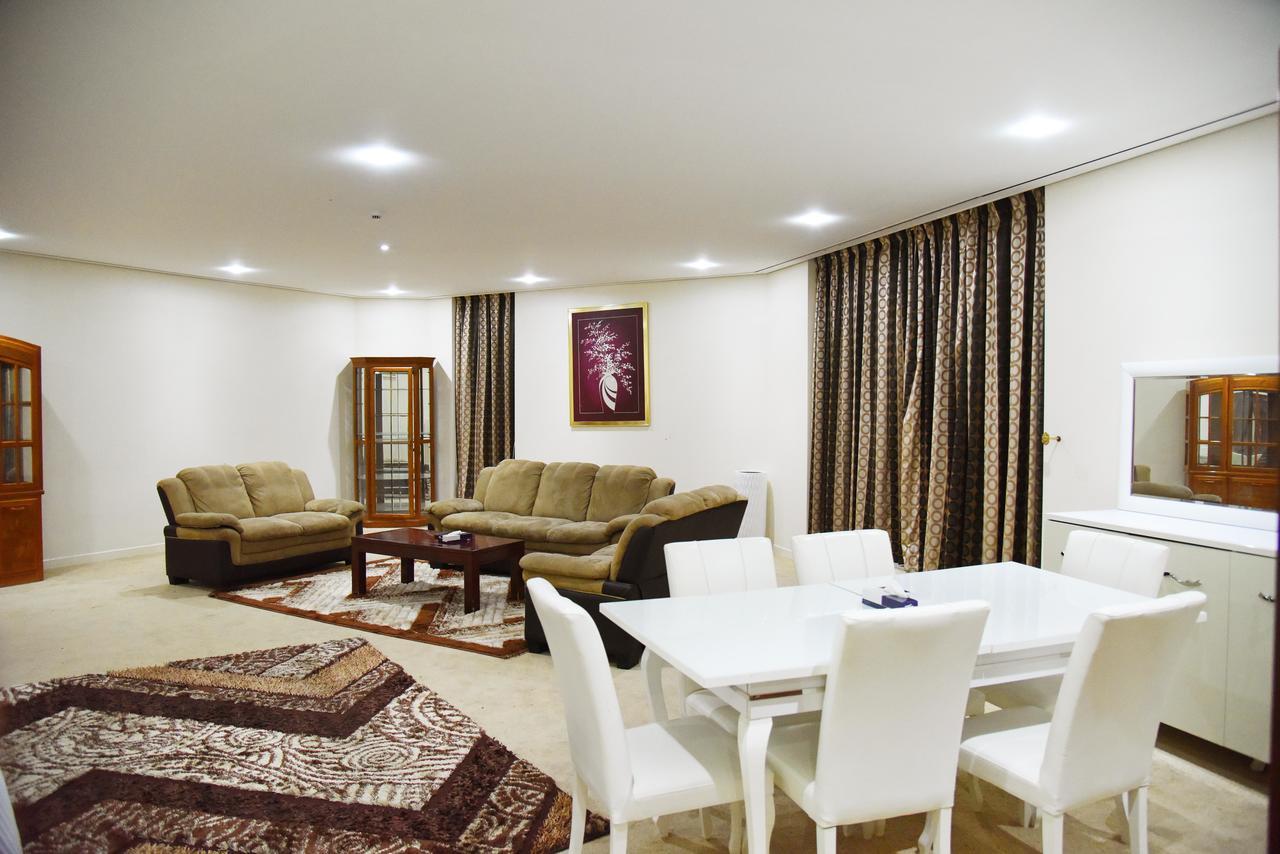 Al Hamra Plaza Apartment Манама Екстериор снимка
