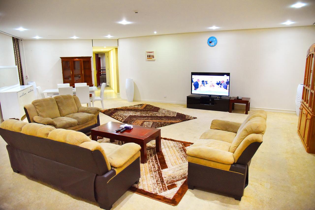 Al Hamra Plaza Apartment Манама Стая снимка