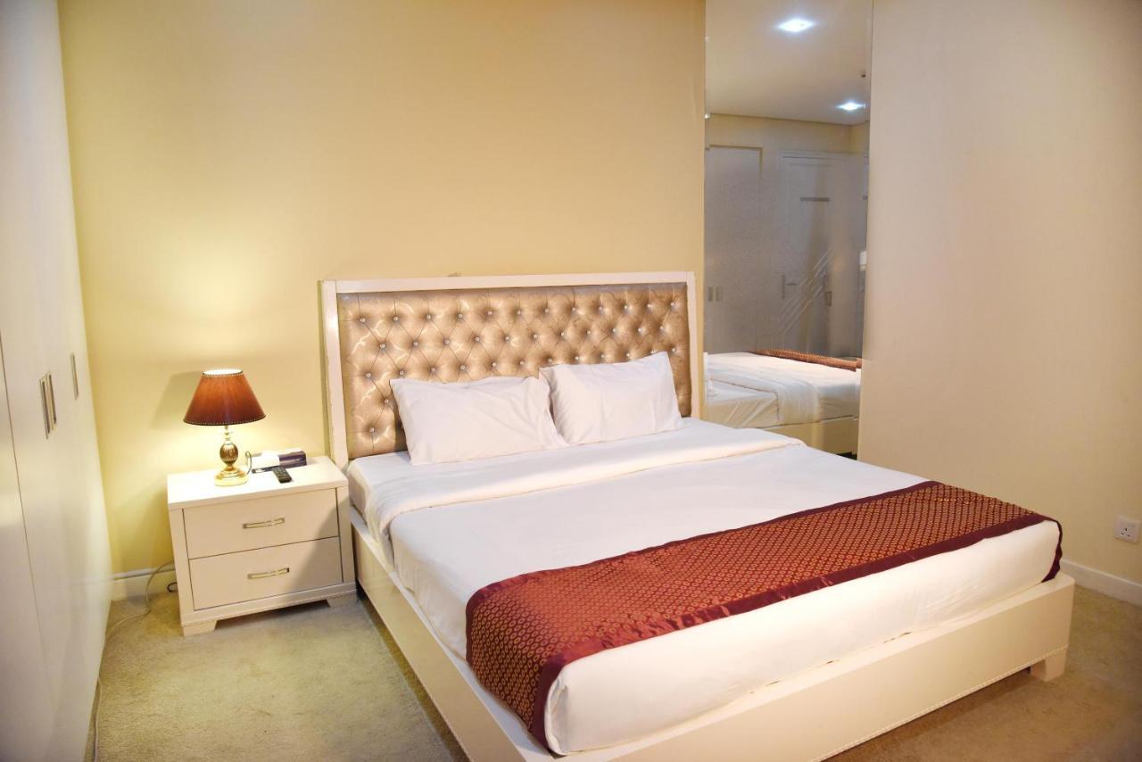 Al Hamra Plaza Apartment Манама Стая снимка